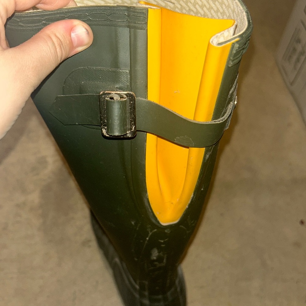 Boots - Picture 2 of 3